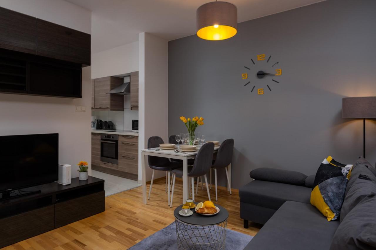 Kolejowa Apartments Warsaw By Noclegi Renters Buitenkant foto