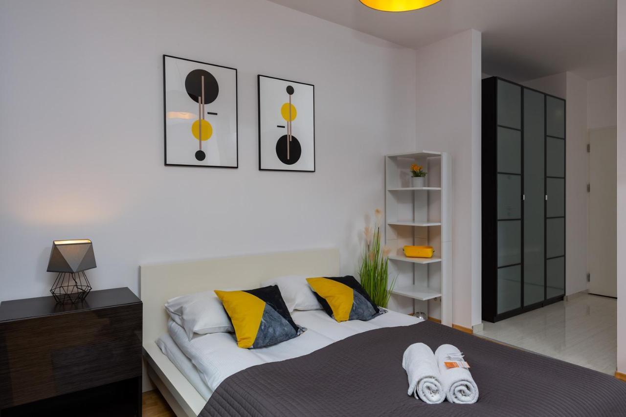 Kolejowa Apartments Warsaw By Noclegi Renters Buitenkant foto