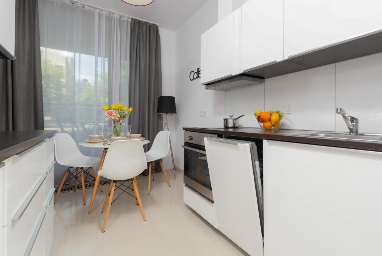 Kolejowa Apartments Warsaw By Noclegi Renters Buitenkant foto