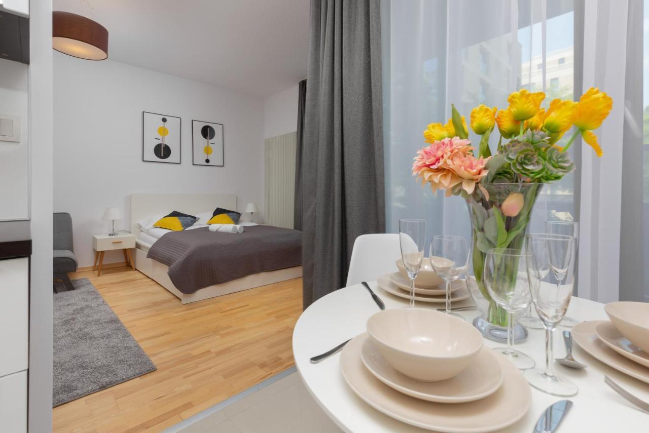 Kolejowa Apartments Warsaw By Noclegi Renters Buitenkant foto